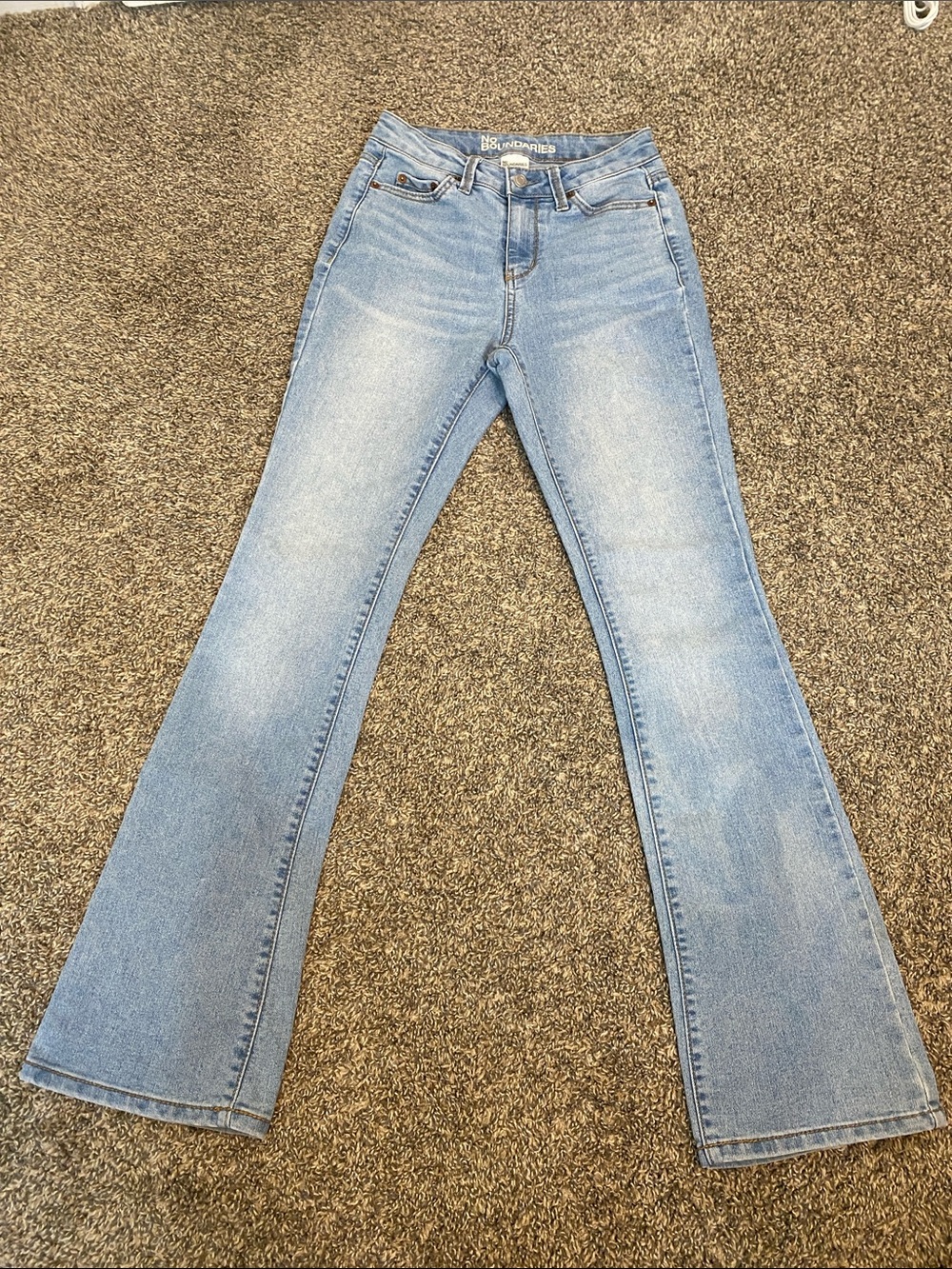 No Boundaries Light Wash Straight Leg Jeans Size 0